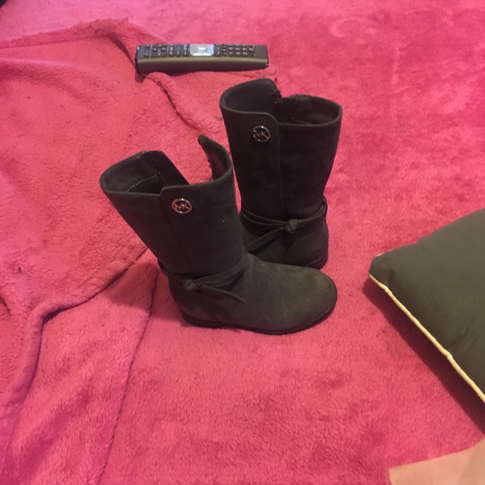 Little girl Michael kore boots